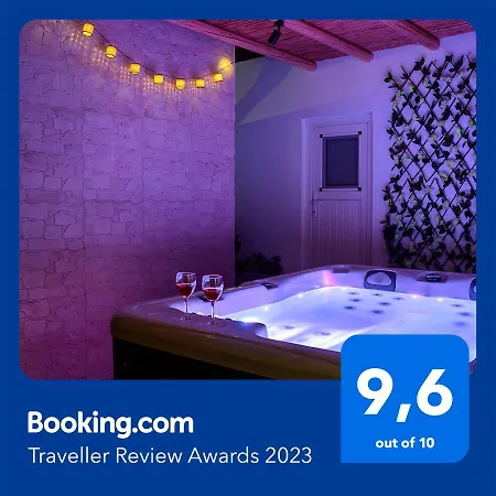 Heart Of - Private House With Jacuzzi 아파트 이아
