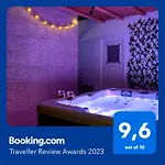Heart Of - Private House With Jacuzzi Lägenhet Oia